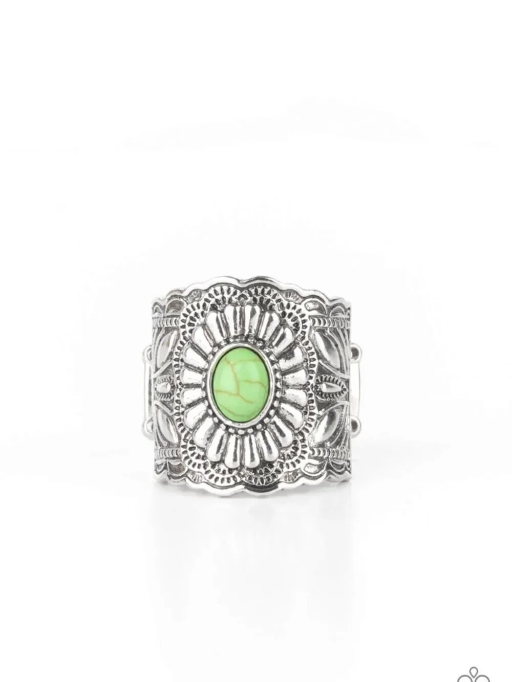 Paparazzi Jewelry Accessories - Exquisitely Ornamental - Green Ring - Vintage